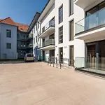 Διαμέρισμα Brand New With Balcony - Center