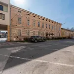 Apartman Brand New With Balcony - Center