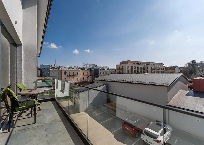 Brand New With Balcony - Center Appartamento